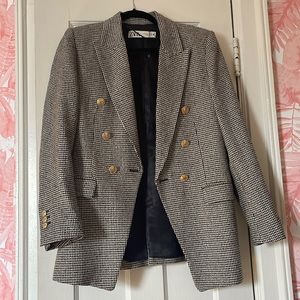 Zara houndstooth print black/white oversized blazer with gold buttons: size M